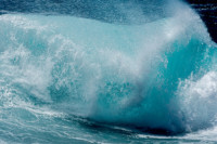 Les vagues continuent de danser