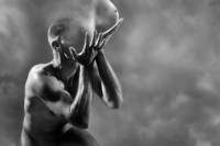 6XyiyaY9 ou la confusion des genres en niveaux de gris